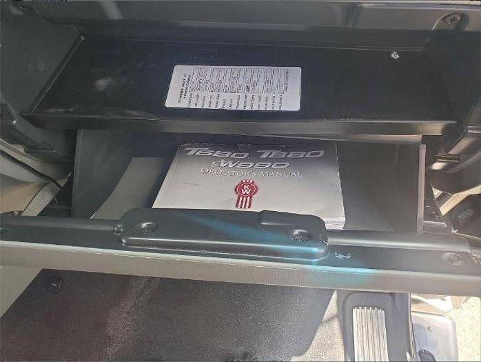 Used 2022 KENWORTH T880 Dump Truck