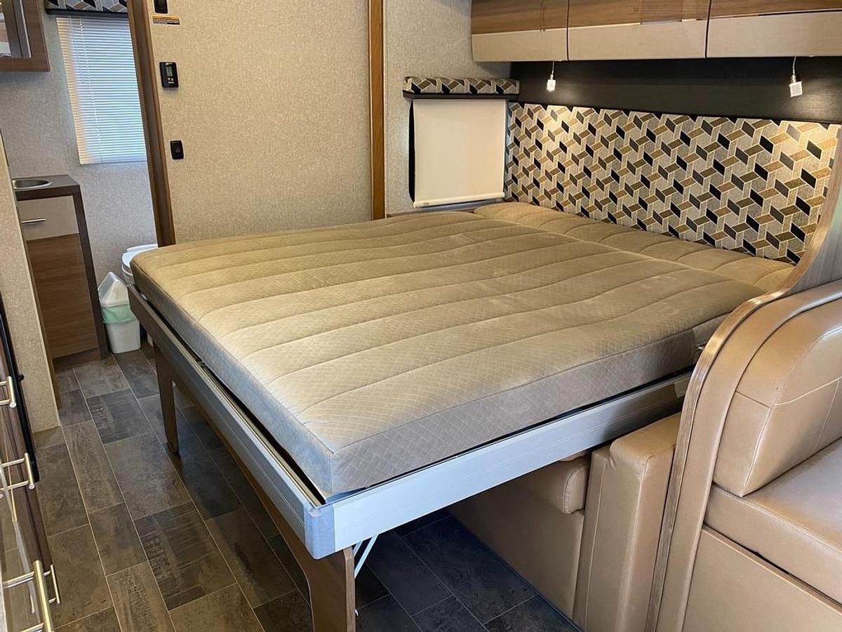 Used 2019 Winnebago View 24D Class C Motorhome