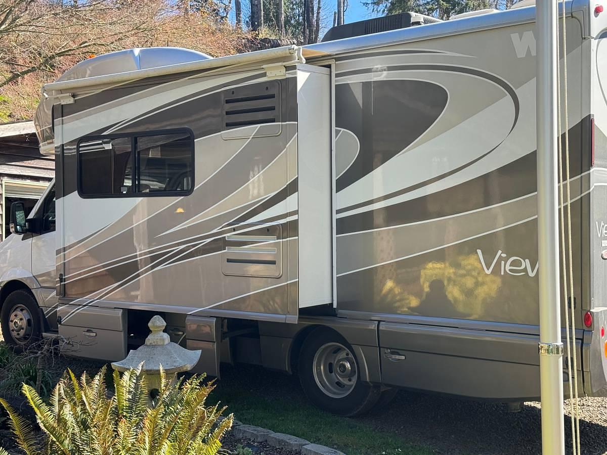 Used 2011 Winnebago View 24J