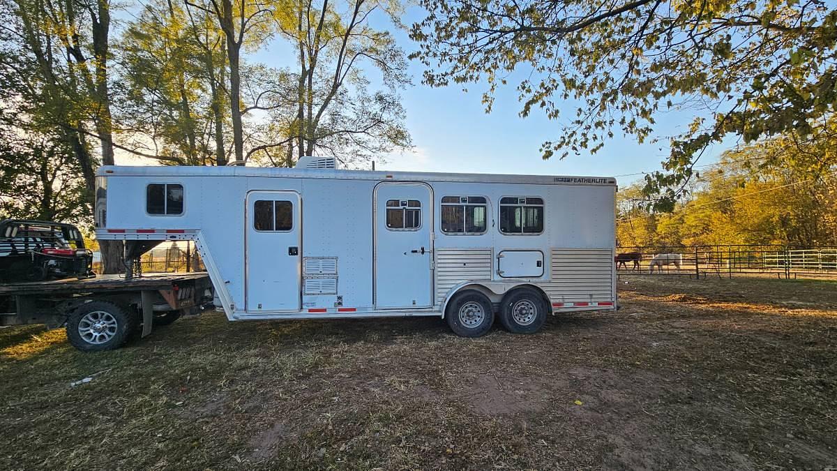 Used 2002 Feather Lite 8547 7x 21 foot