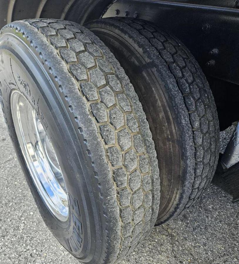 Used 2003 Peterbilt 357 Crane