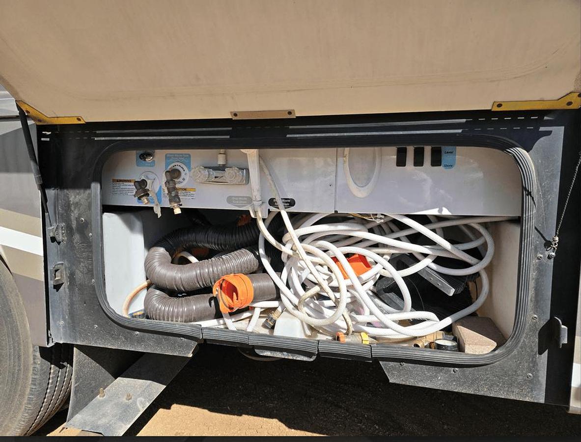 Used 2016 Winnebago Adventurer 38Q