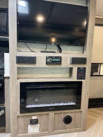 Used 2021 Forest River Wildwood Heritage Glen 23BHHL