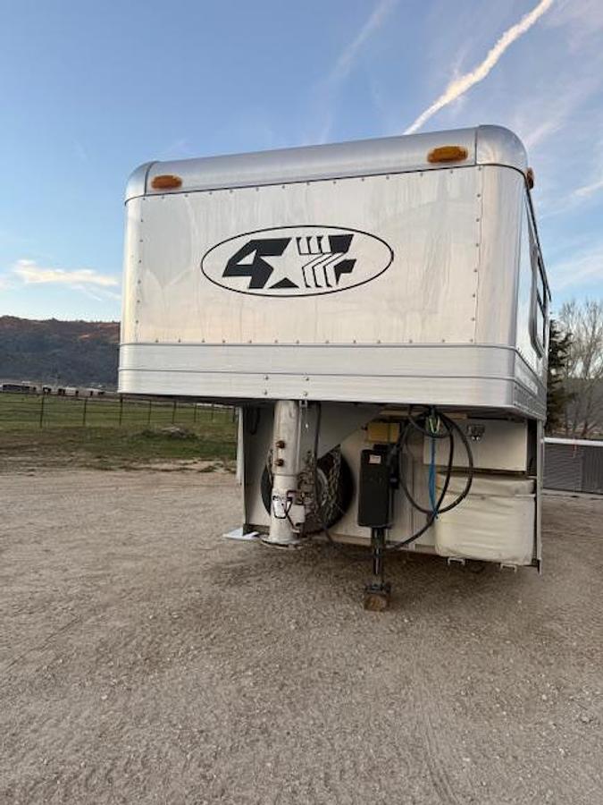Used 2004 4 Star 2 Horse