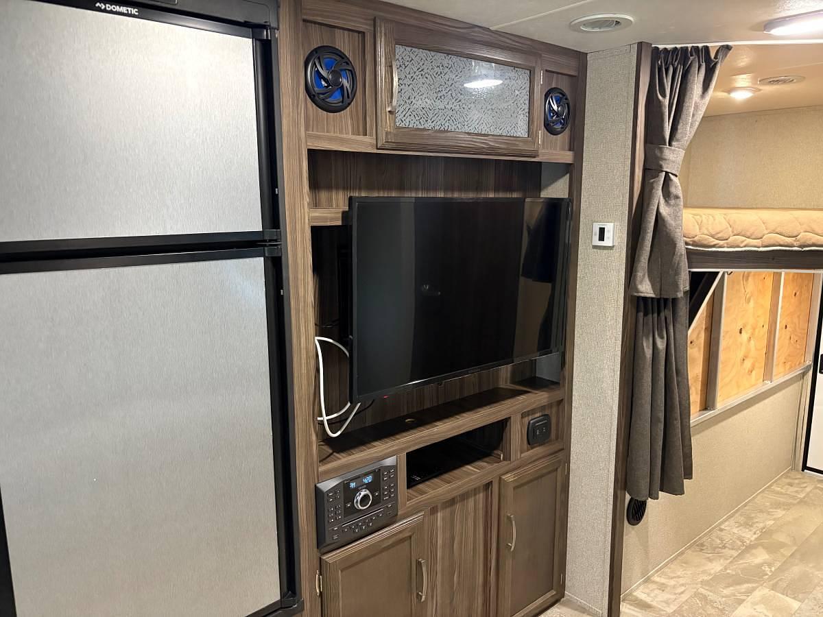 Used 2018 Coachmen Apex Travel Trailer