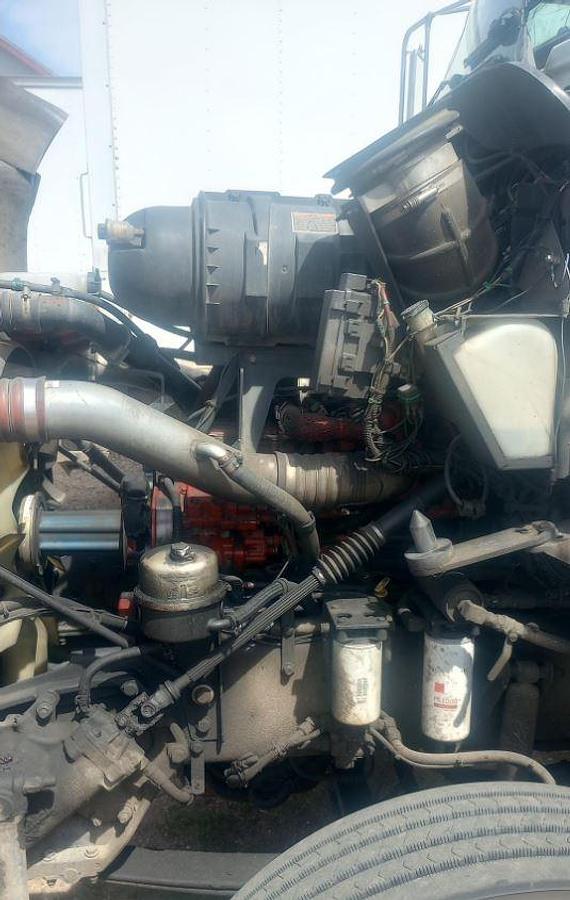 Used 2012 Kenworth T440 Box Truck