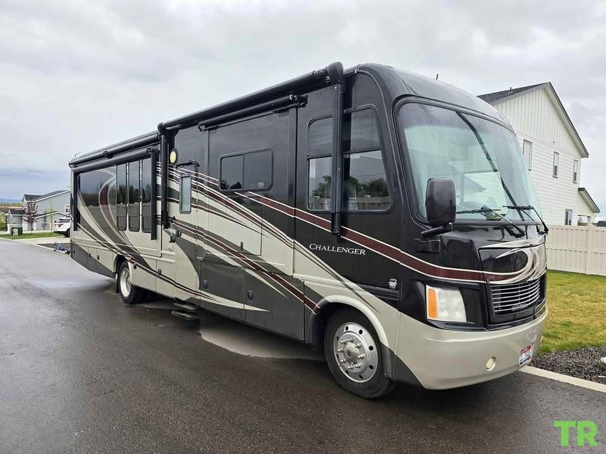 Used 2014 Thor Motor Coach Challenger 37KT