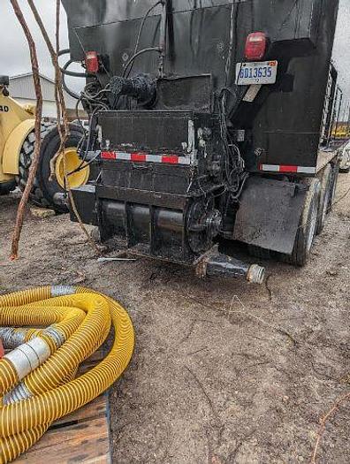 Used 1998 INTERNATIONAL 9400 with Mulch Blower