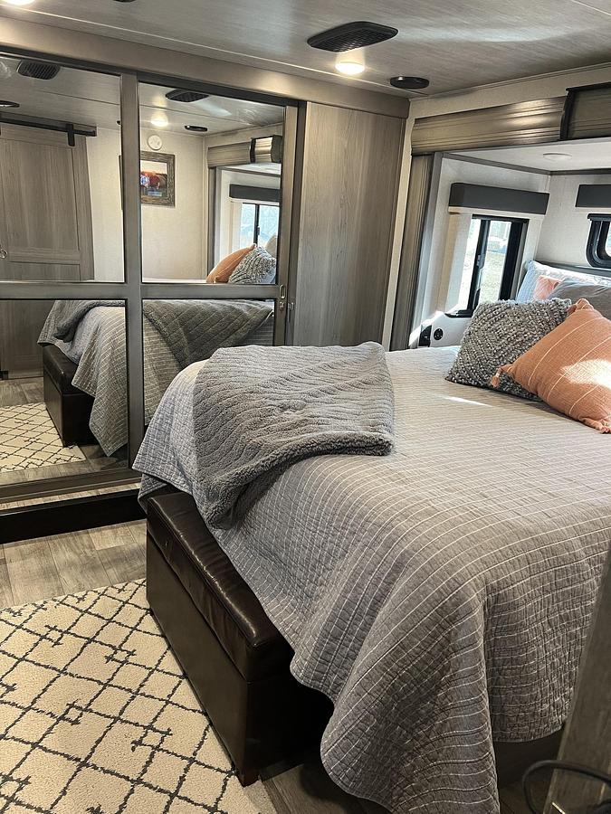 Used 2021 Keystone Montana 3781RL Fifth Wheel