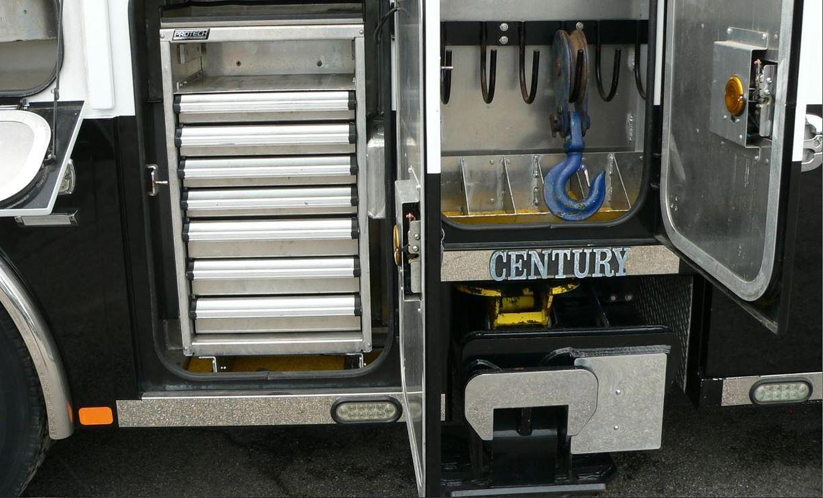 Used 2016 Peterbilt 389