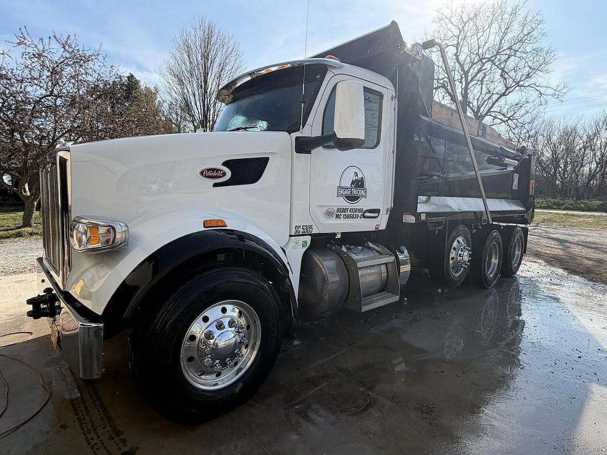 Used 2025 Peterbilt 567