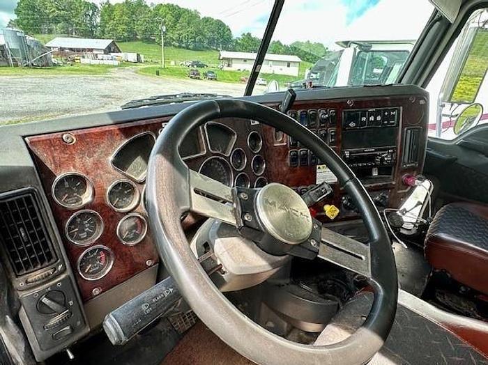 Used 2016 Mack Pinnacle CXU613