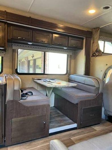 Used 2019 Thor Fourwinds 28Z