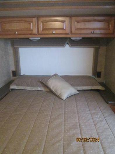 Used 2013 Winnebago Vista 30T