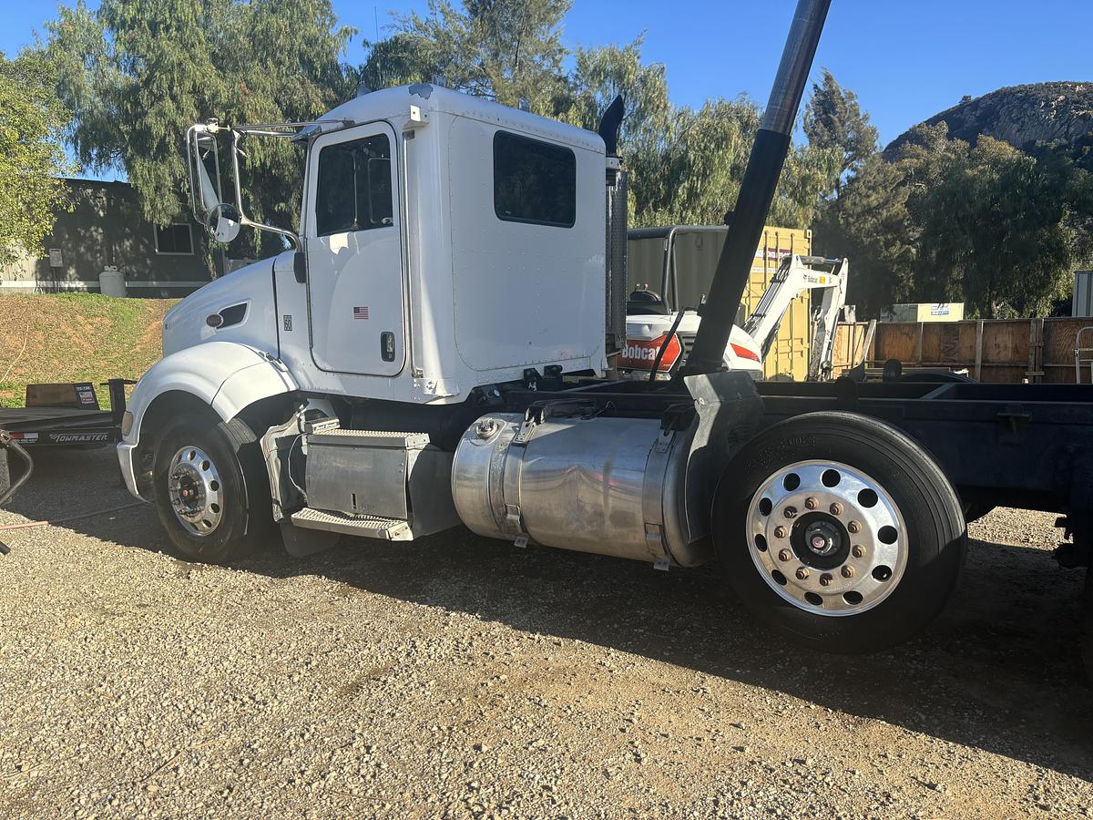 Used 2009 Peterbilt 386 Dump Truck