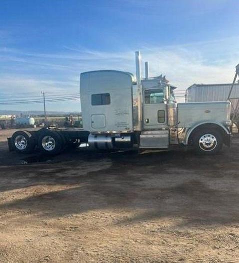 Used 2011 Peterbilt 389