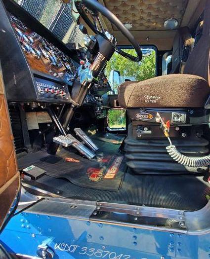 Used 1996 KENWORTH T800 and 2020 Great Dane Dry Van