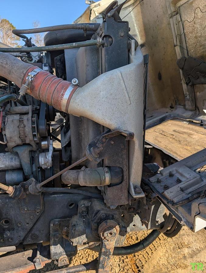 Used 1997 International S2600 Heavy-Duty Commercial Truck
