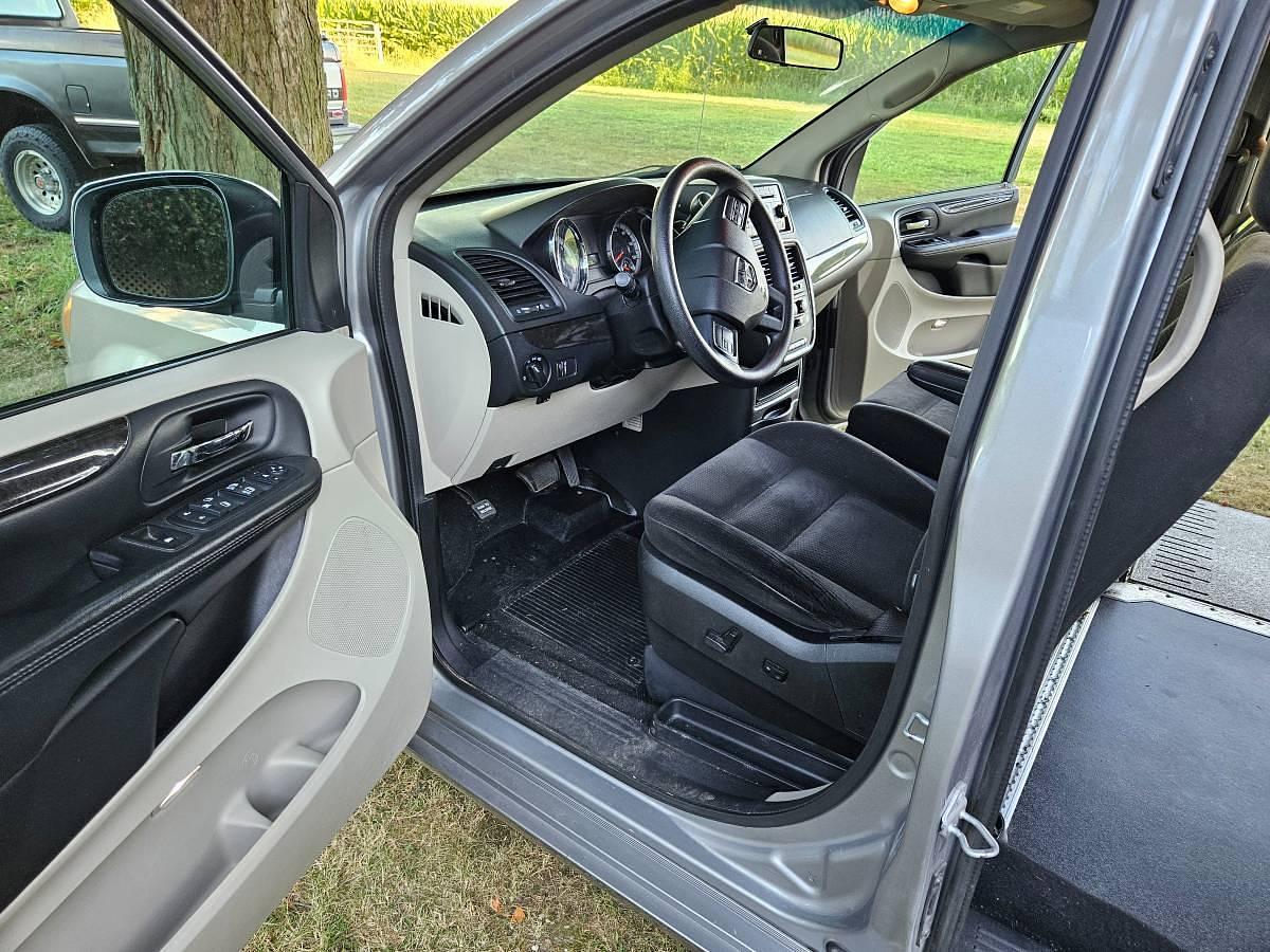 Used 2016 Dodge Grand Caravan RT SXT Van