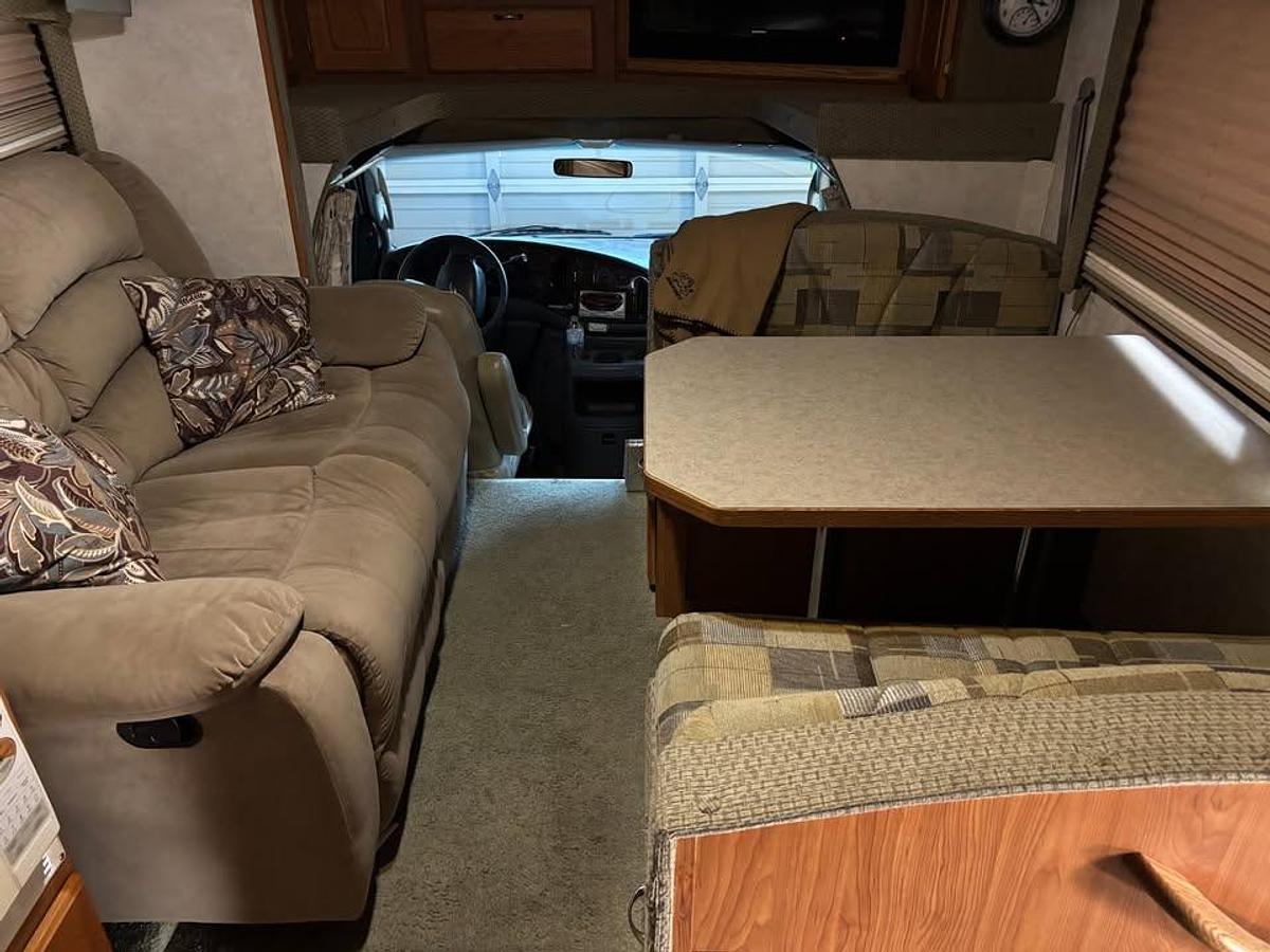 Used 2004 Bigfoot 30MH29SL Class C Motorhome