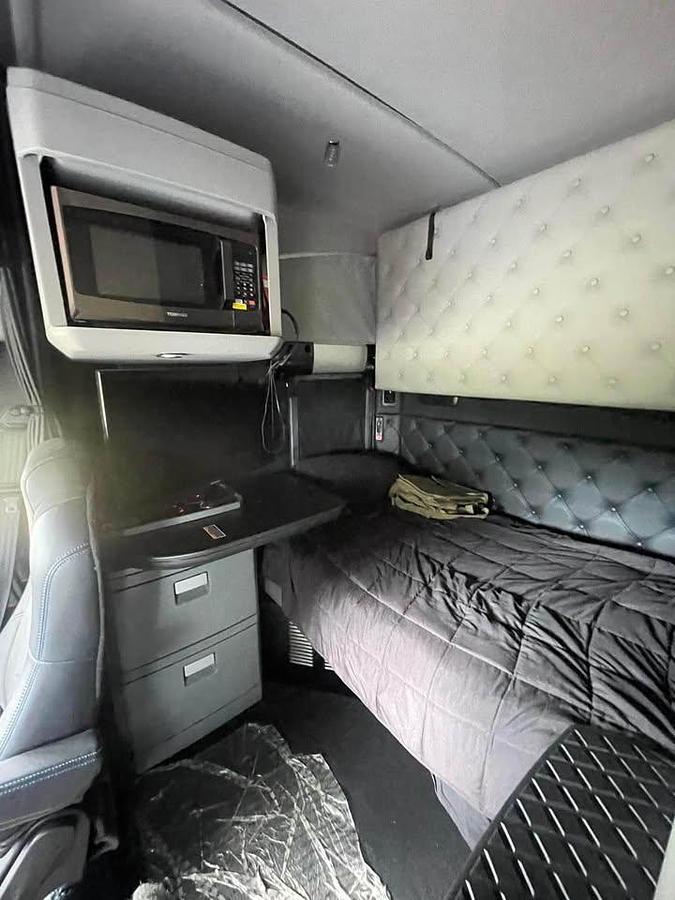 Used 2020 Kenworth W990