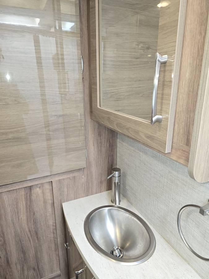 Used 2021 Jayco Melbourne Prestige 24RP