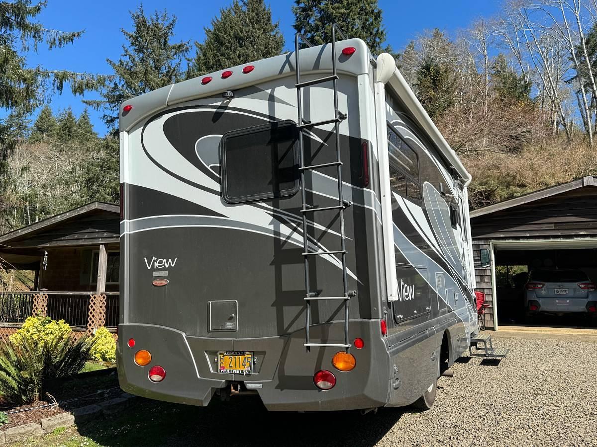 Used 2011 Winnebago View 24J