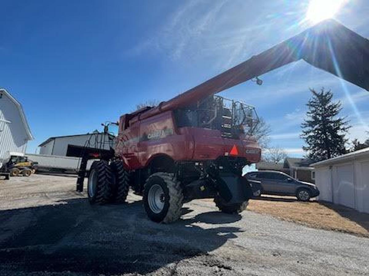 Used 2013 CASE IH 7230 Combine