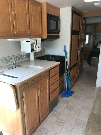 Used 2003 Winnebago Sightseer 33C