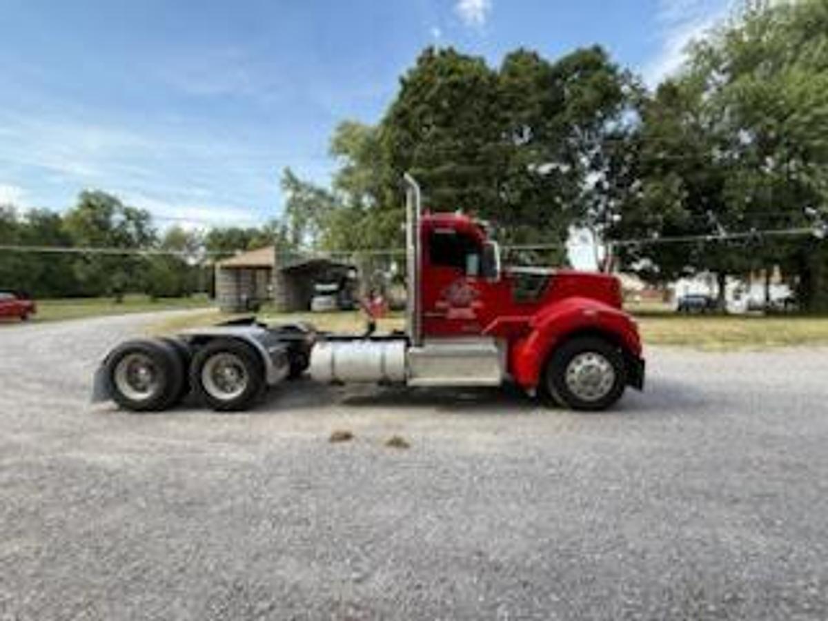 Used 2021 Kenworth W900 Day Cab Semi Truck