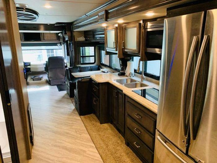 Used 2019 Fleetwood Southwind 36P