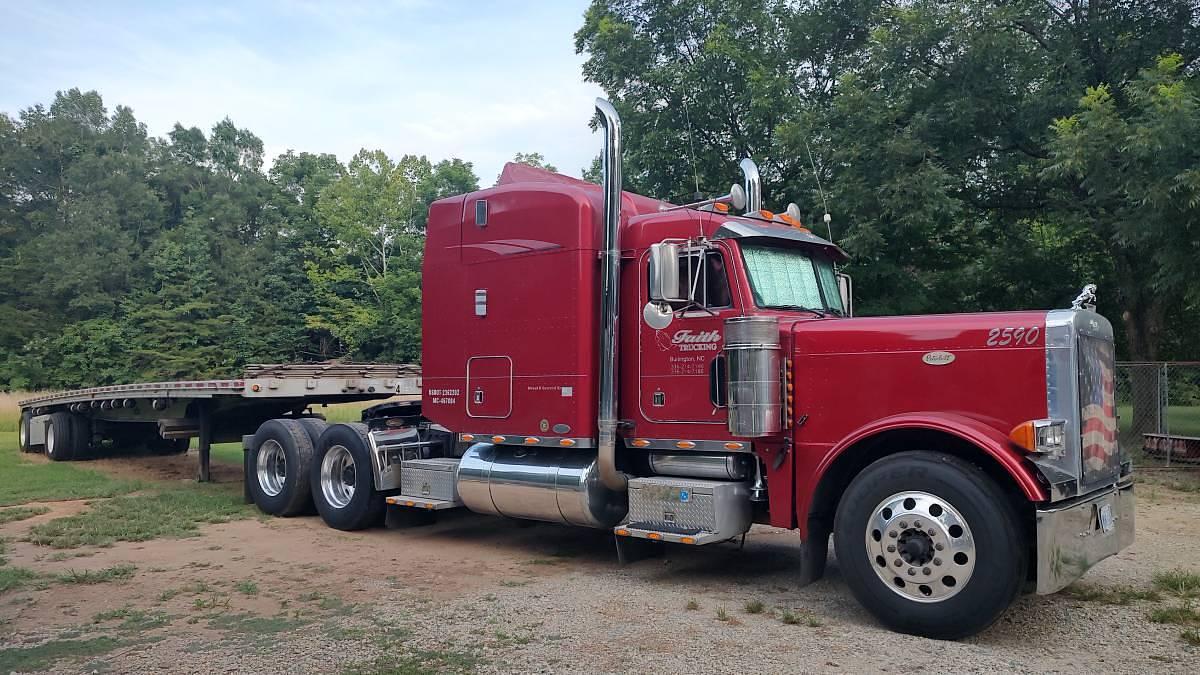 Used 2000 Peterbilt 379 Sleeper Semi Truck