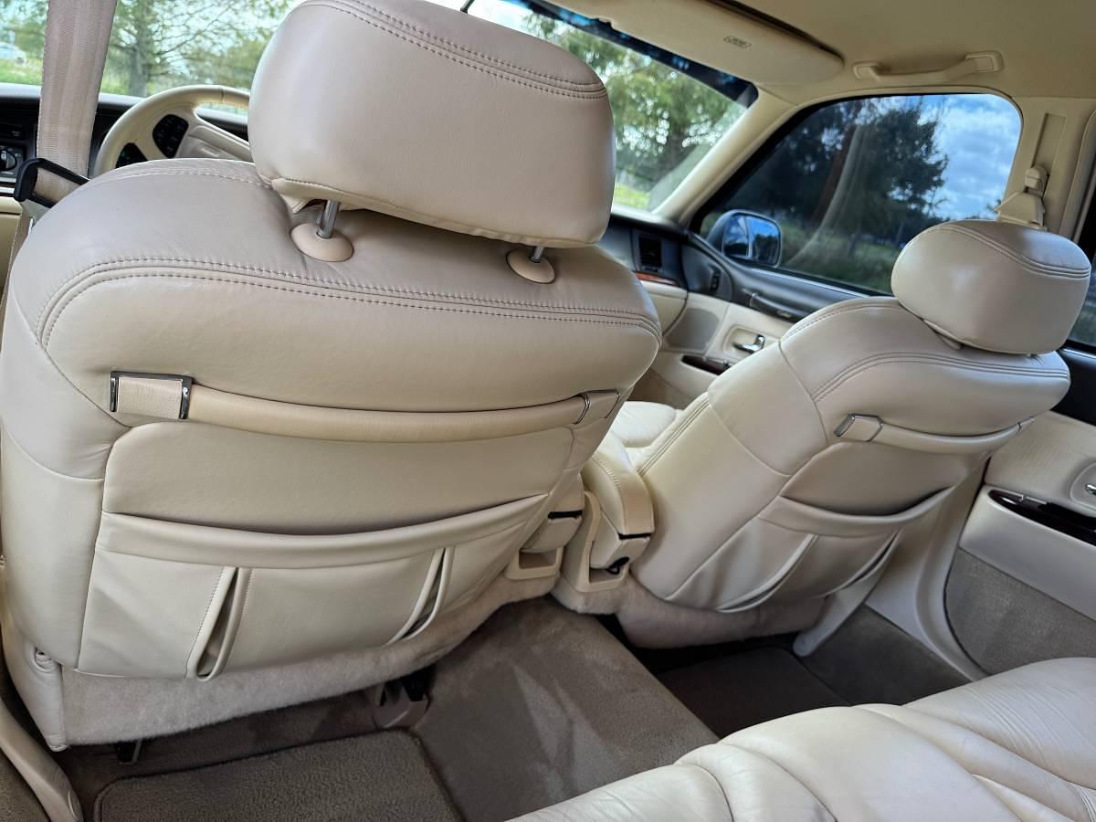 Used 1996 Lincoln Town Cartier