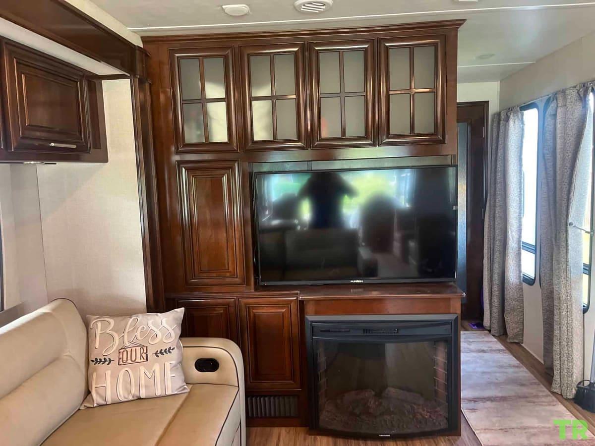Used 2017 Forest River Georgetown XL 377TS