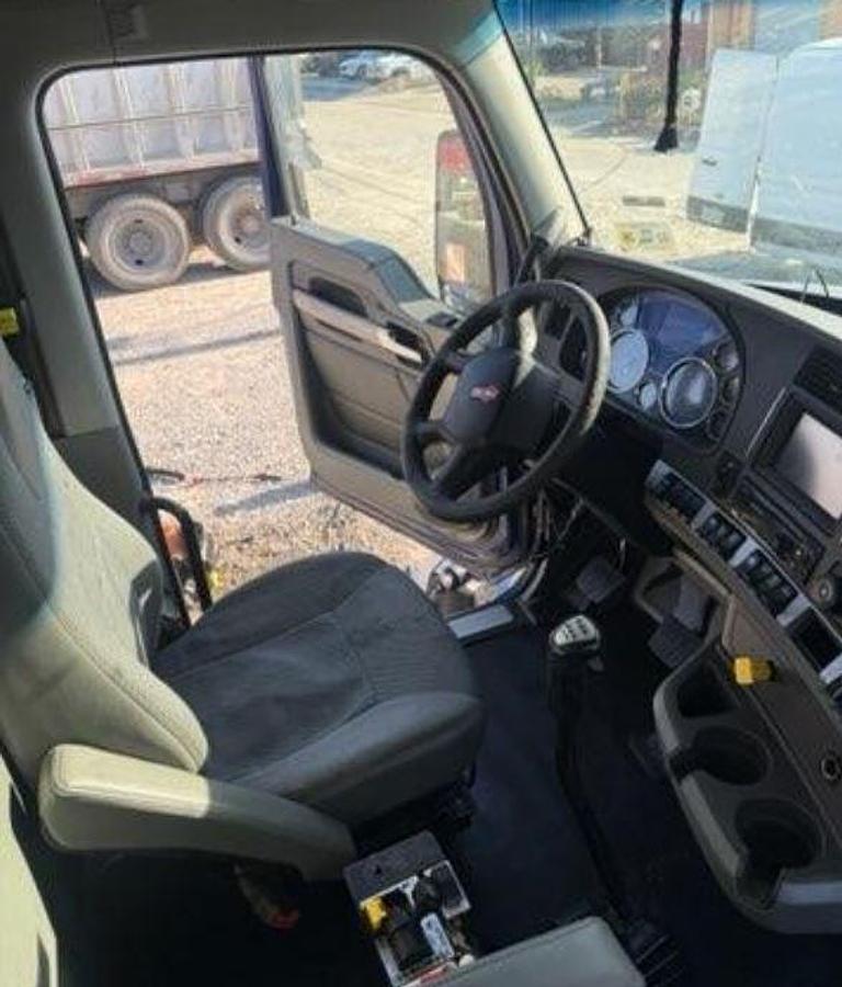 Used 2018 KENWORTH T880 Dump Truck