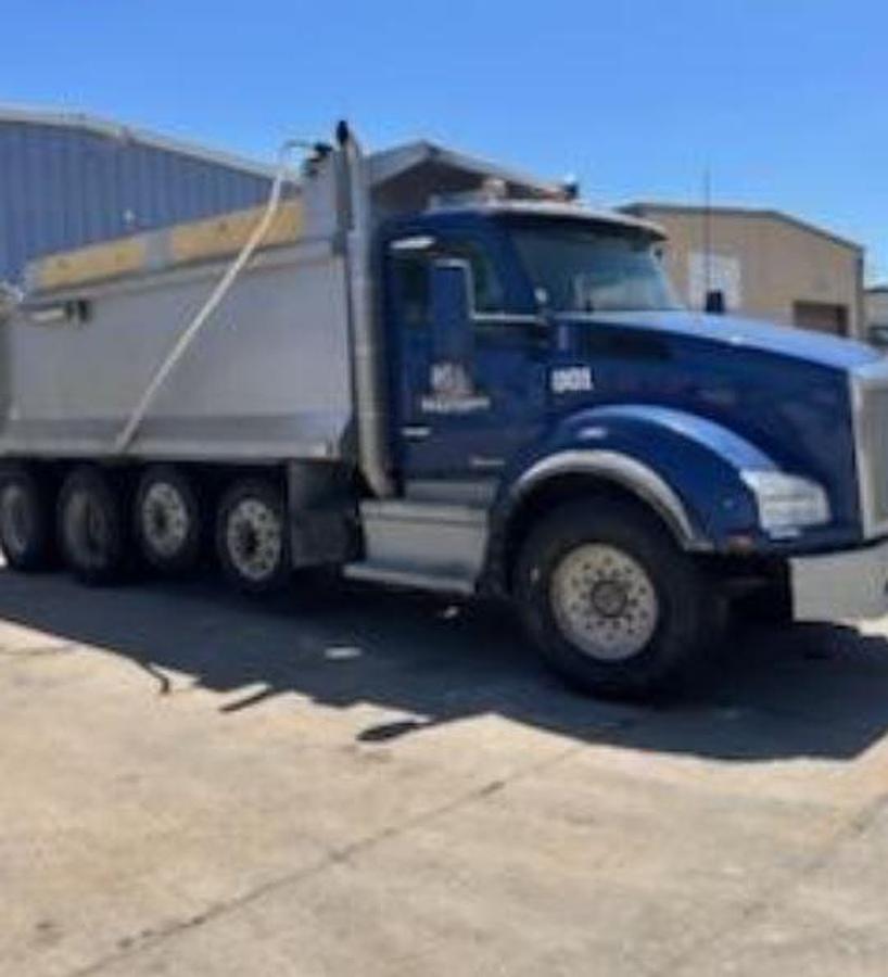 Used 2018 KENWORTH T880 Dump Truck