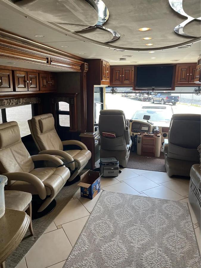 Used 2010 Tiffin Zephyr 45QBZ Class A Diesel Motorhome