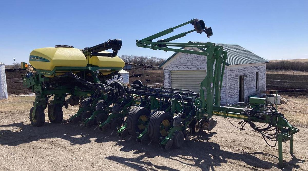 Used 2011 JOHN DEERE 1770NT