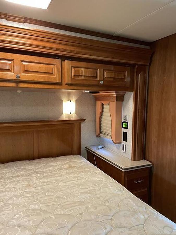 Used 2007 Monaco Camelot 42PDQ Class A Motorhome