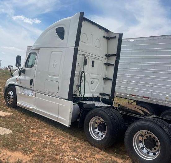 Used 2017 Freightliner Cascadia 125