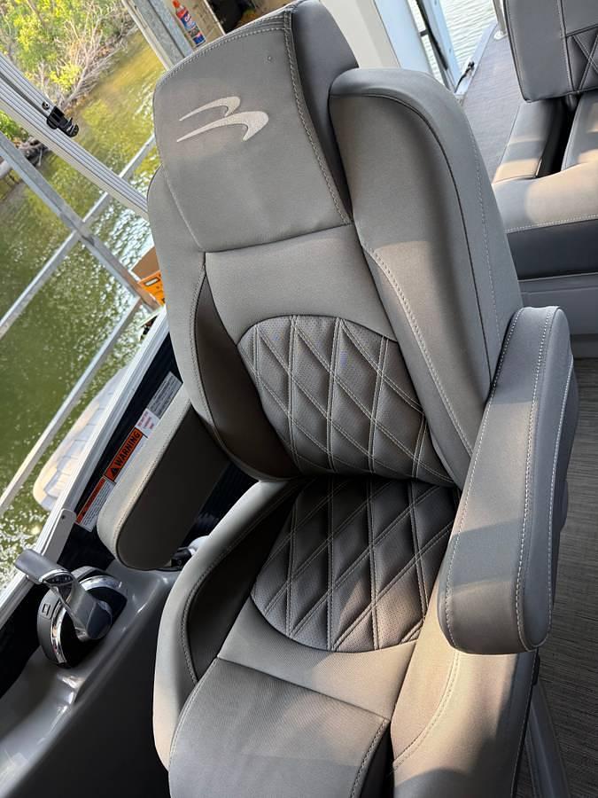 Used 2023 Bennington Tritoon Pontoon Boat