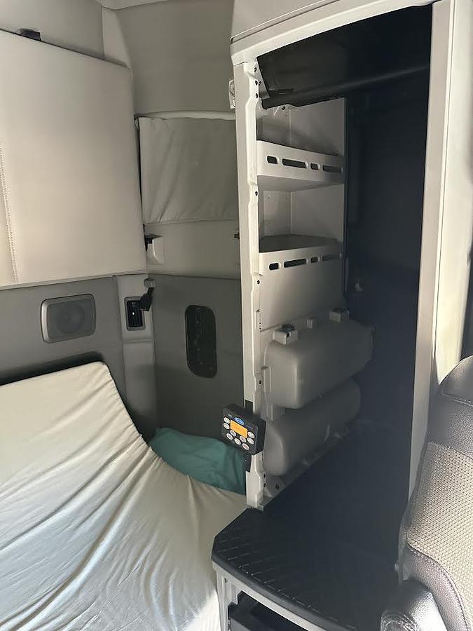 Used 2020 Kenworth T680 Conventional Sleeper Semi