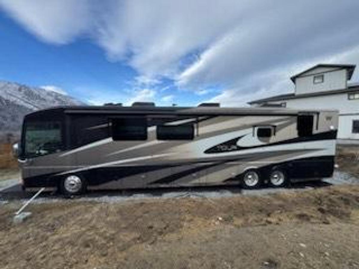 Used 2014 Winnebago Tour 42QD Class A Motorhome