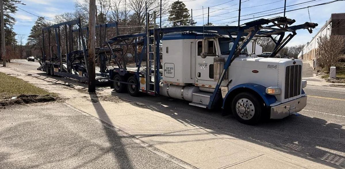 Used 2015 Peterbilt 389