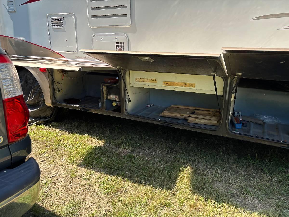 Used 1999 Holiday Rambler Endeavor Class A Motorhome