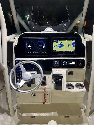 Used 2006 Hydra-Sports Vector CC25