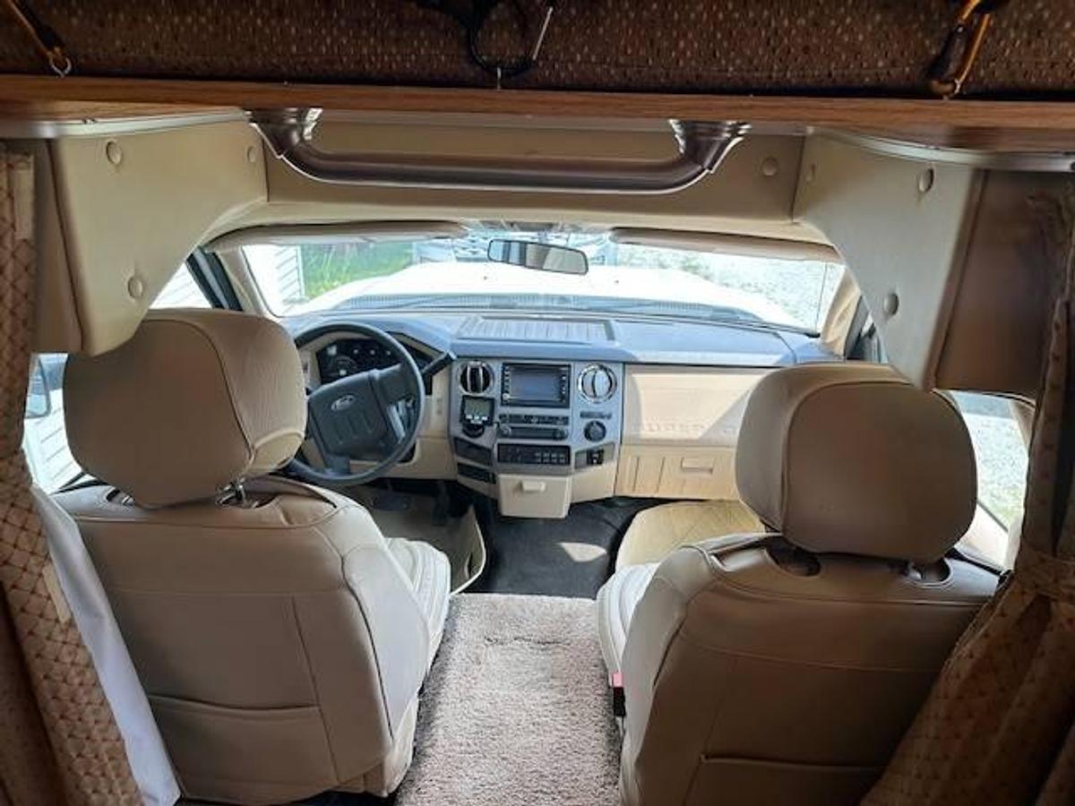 Used 2014 Born Free Royal Splendor