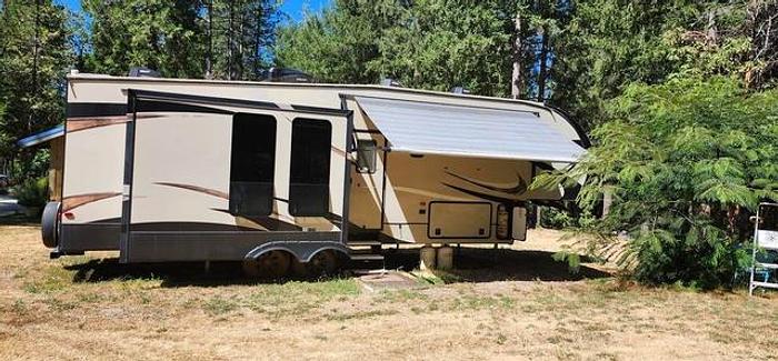 Used 2017 Prime Time Manufacturing Crusader