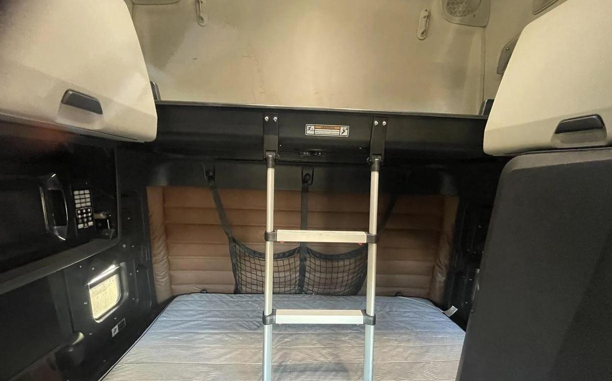 Used 2019 FREIGHTLINER CASCADIA 126