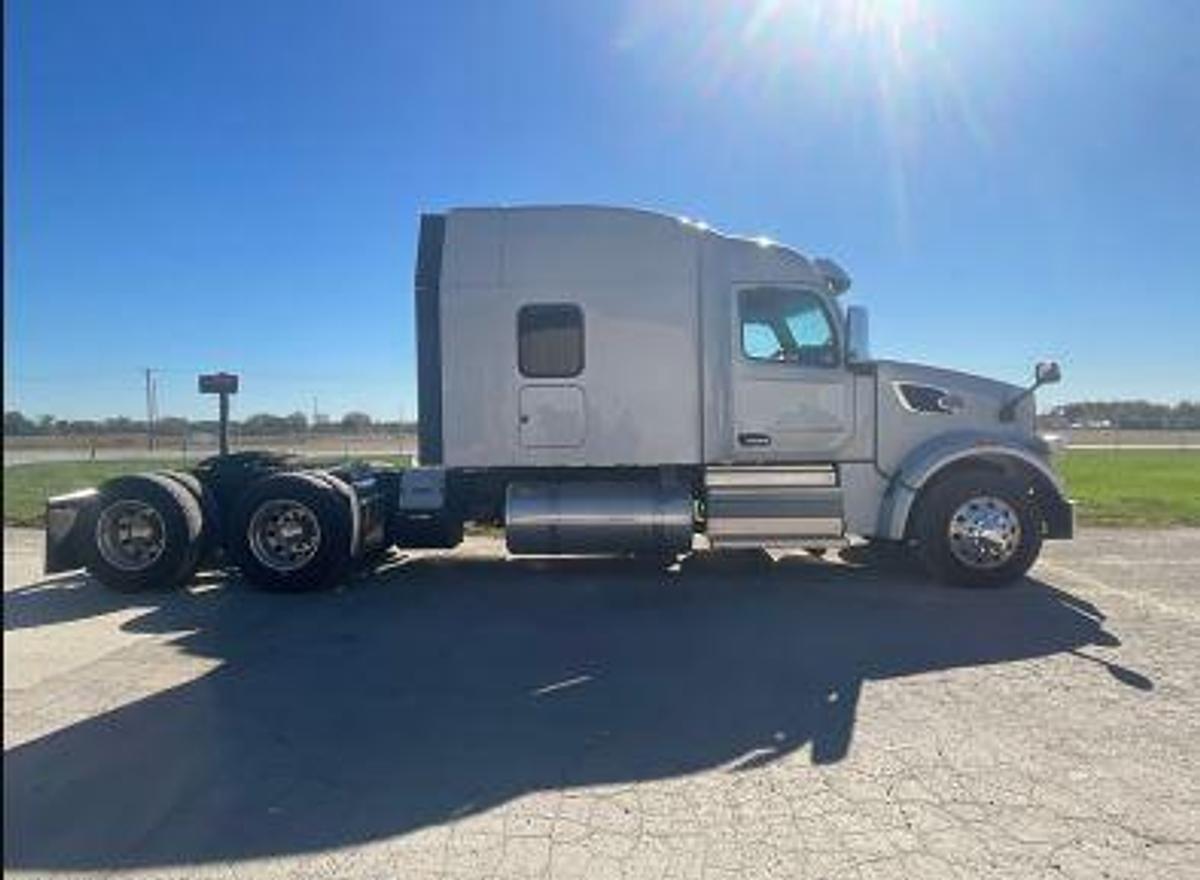 Used 2023 Peterbilt 567